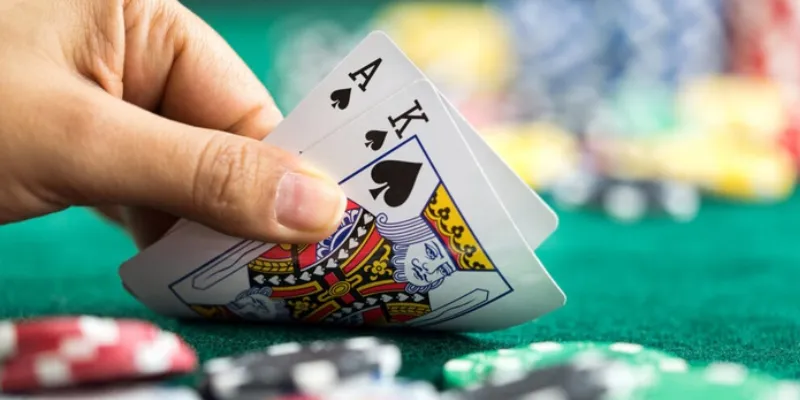 Tìm hiểu cách chia bài và tính điểm trong Liêng