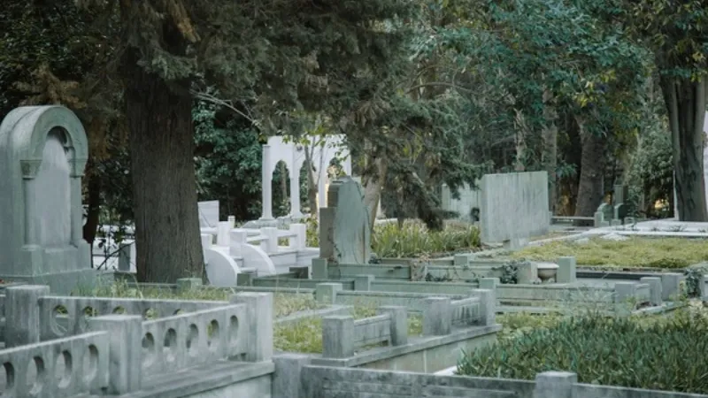 Điềm báo từ giấc mơ thấy bia mộ