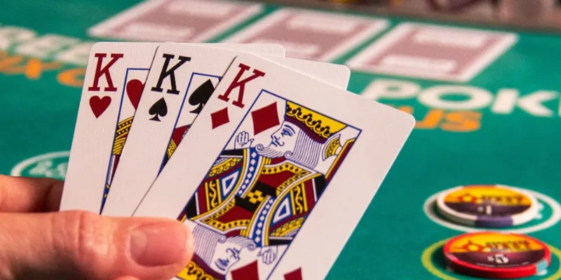 Các kiểu cược được áp dụng trong Three Card Poker