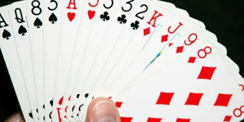 Tìm hiểu các quy định trong bài Tiến Lên