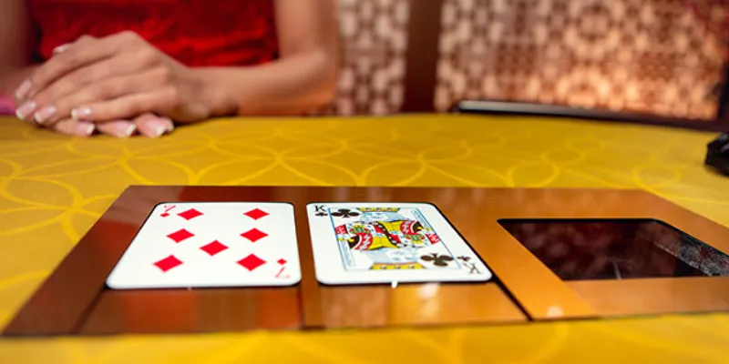 Cách chơi Baccarat Squeeze