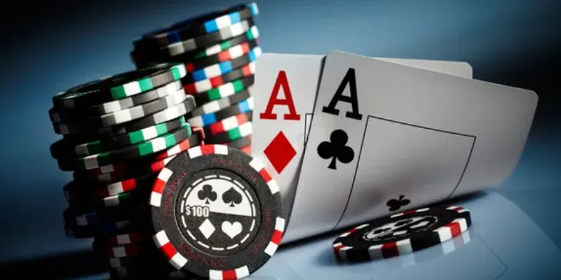 Tìm hiểu luật chơi và cách chia bài trong stud 7 lá