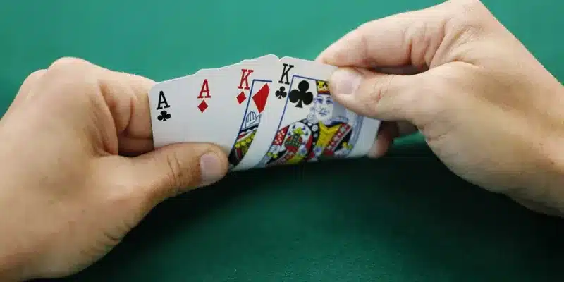 Những quy tắc cơ bản của Poker Omaha là gì?