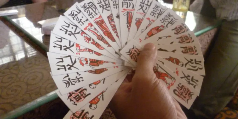 Những luật chơi cơ bản trong bài Tổ Tôm là gì?